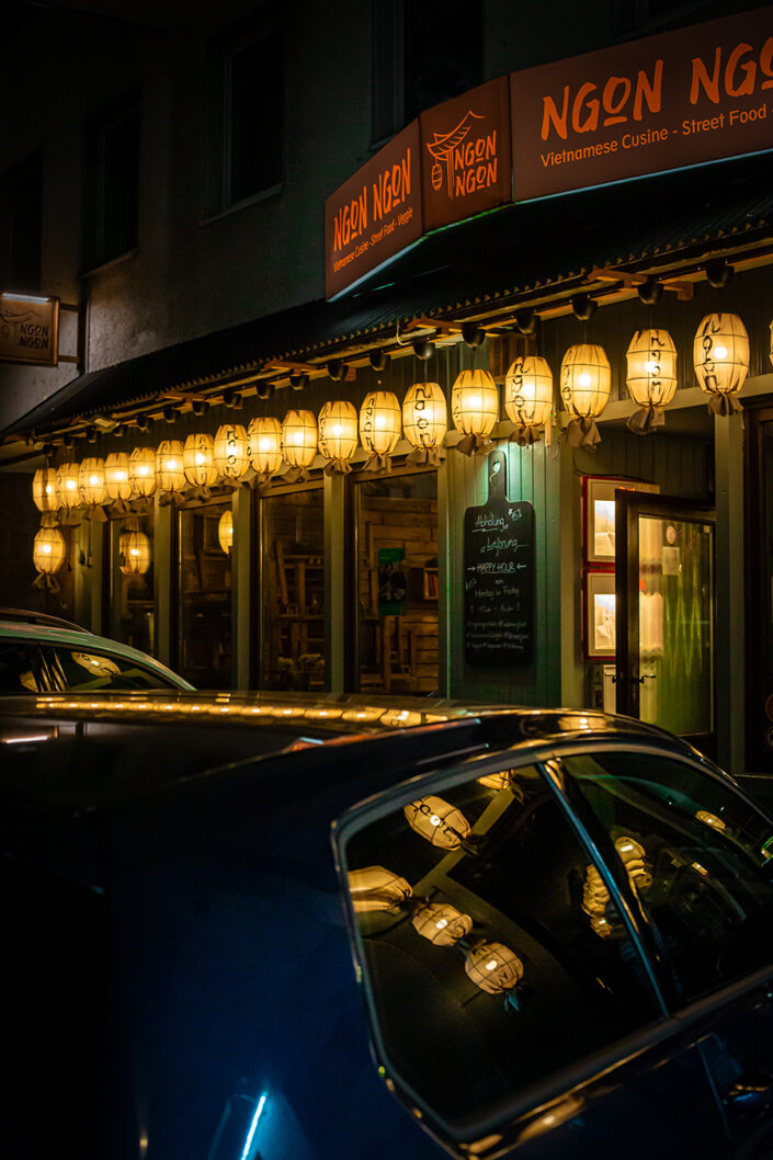 Außenbeleuchtung eines vietnamesischen Restaurants im Agnesviertel, Neustadt-Nord